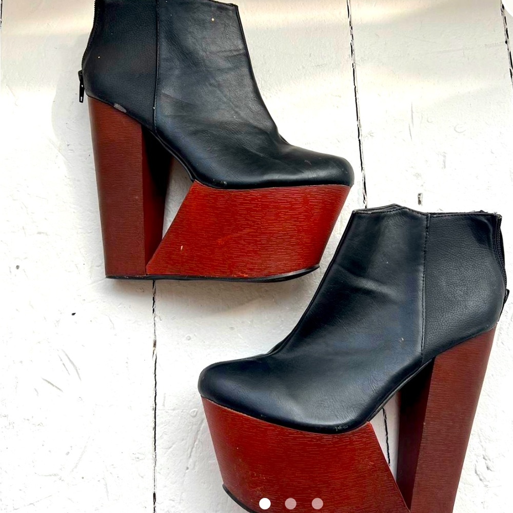 Size 7 statement height boots